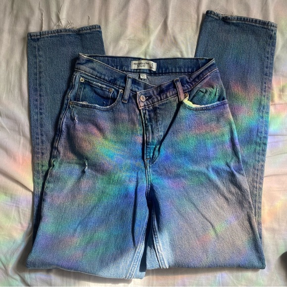 A&F. Curve Love Ultra High Rise 90s Straight Jean. 4R - Picture 3 of 4